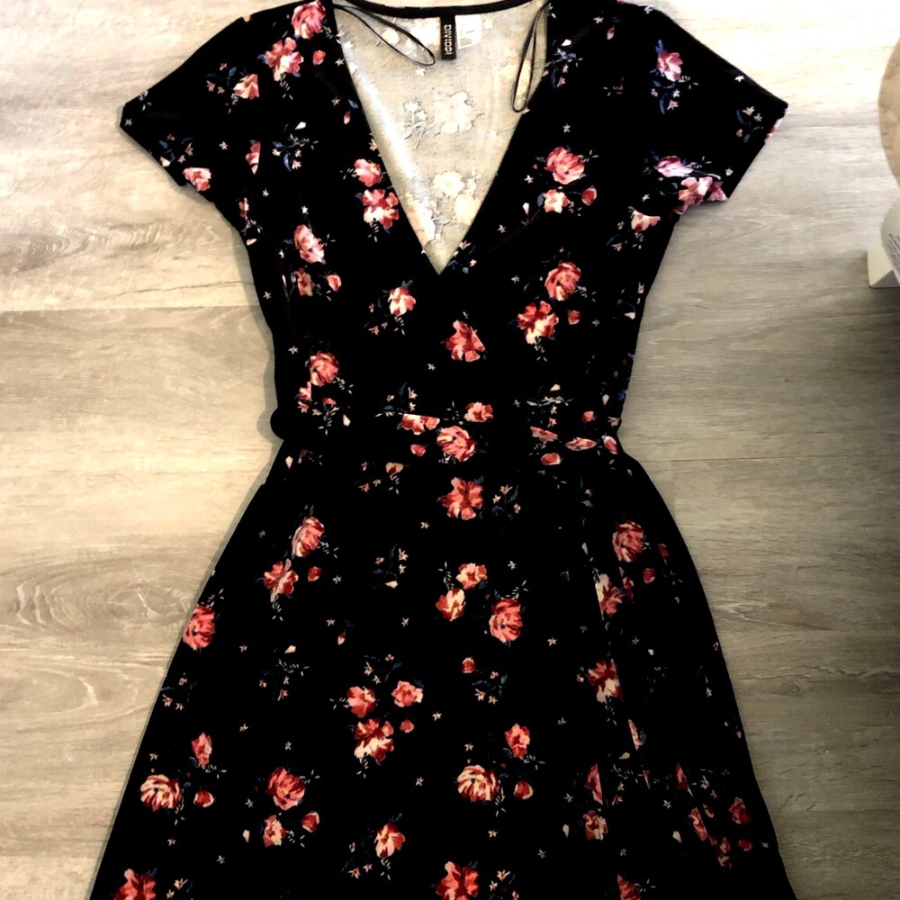 H&M Flower Velvet Dress